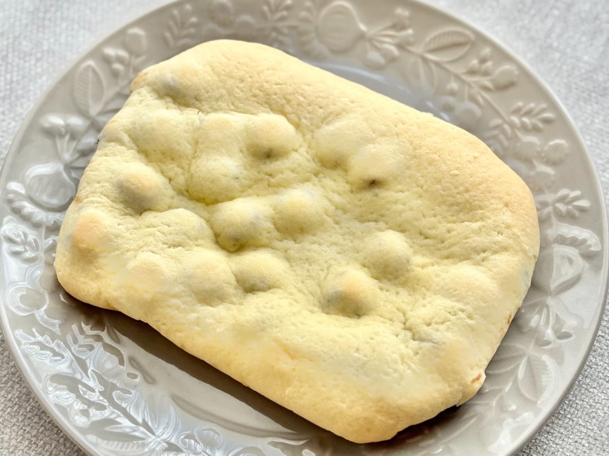 味も食感もお菓子！【ファミマ】のパンは「クソデカカントリーマアム」？