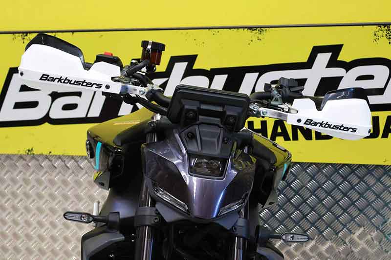 Barkbusters の「ハンドルガードキット」にヤマハ MT-09(24-)用が登場! 記事4