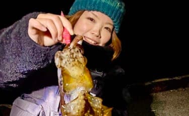 牛深の地磯エギングで良型アオリイカ3尾キャッチ【熊本・天草】880gで自己記録更新