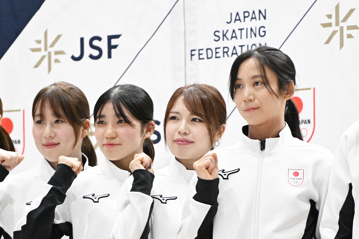 チームパシュートで金メダルが期待される(左から)堀川桃香、野明花菜、佐藤綾乃、髙木美帆。髙木は日本スケート陣の中で最年長