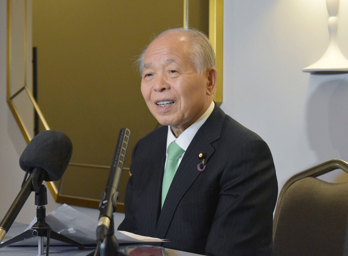 昨年末、鈴木宗男氏が訪露した。そこには、壮大なメッセージが内包されていた（写真：時事）