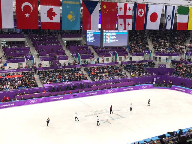 フィギュアスケート男子フリーの最終滑走グループが場内に紹介されているシーン。羽生選手が金メダルを獲得した瞬間の興奮と感動は、今も強く私の心に残っています