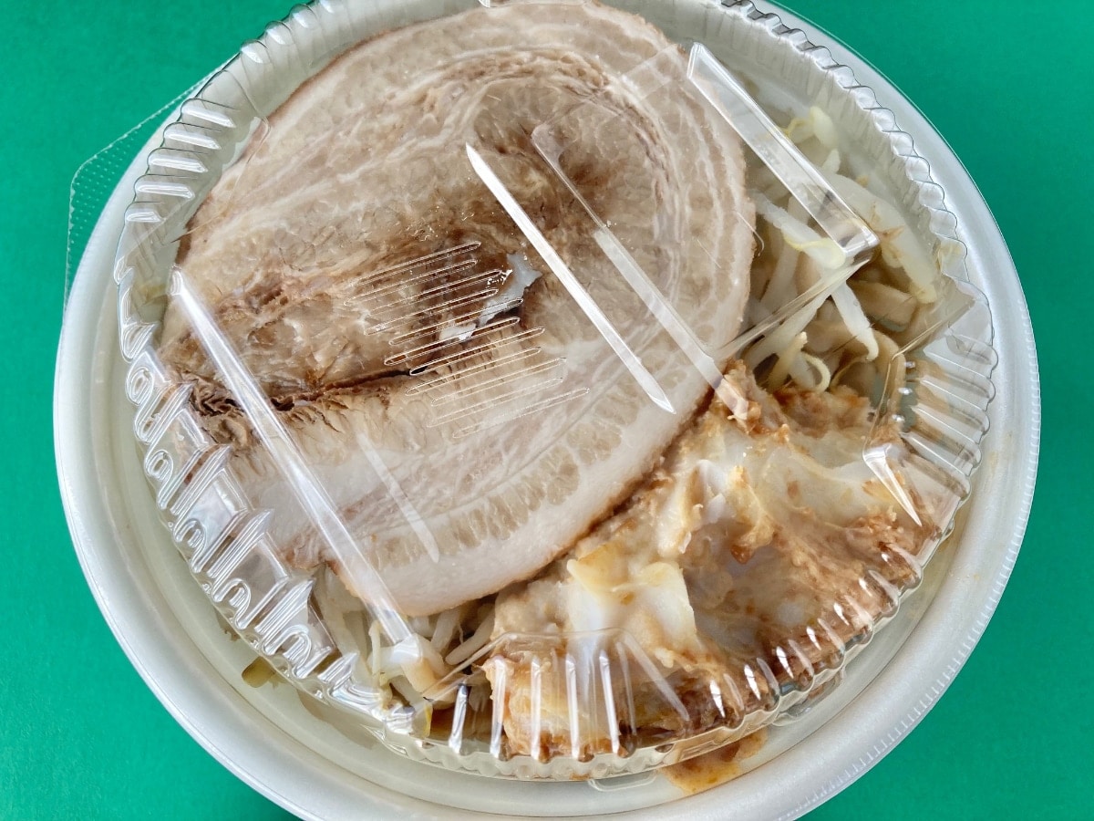 1食当たり1028kcal！やっぱりウマい！【セブン】名店監修の背徳感マシマシラーメン