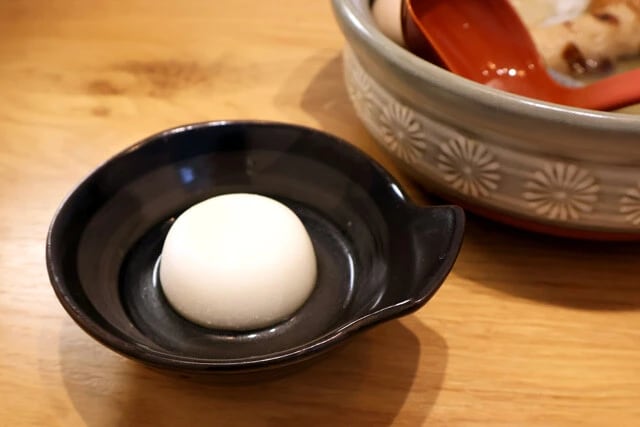 おでんのデザートなら雪見だいふく一択。冷めただしを軽くかけるとほのかな塩気が甘みを引き立て、オシャレなウマさに進化!