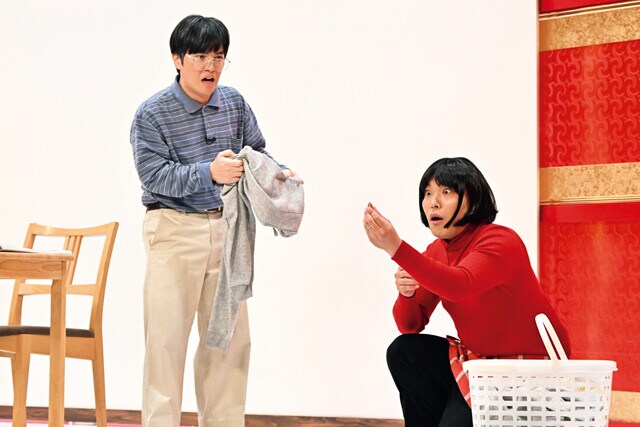 決勝1本目のネタ。ひきこもりの息子を持つ夫婦を題材にした「光」 ©TBS