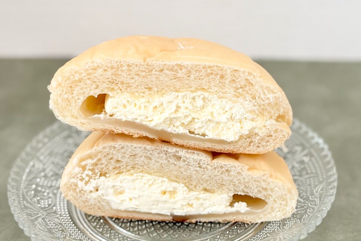 あの商品が1年ぶりに大復活!【ファミマ】甘くてぷにもちのコラボパン