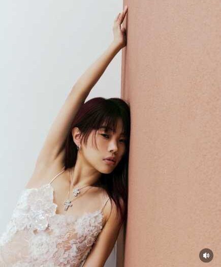 Instagram:アイナ・ジ・エンド(@ainatheend_official)より