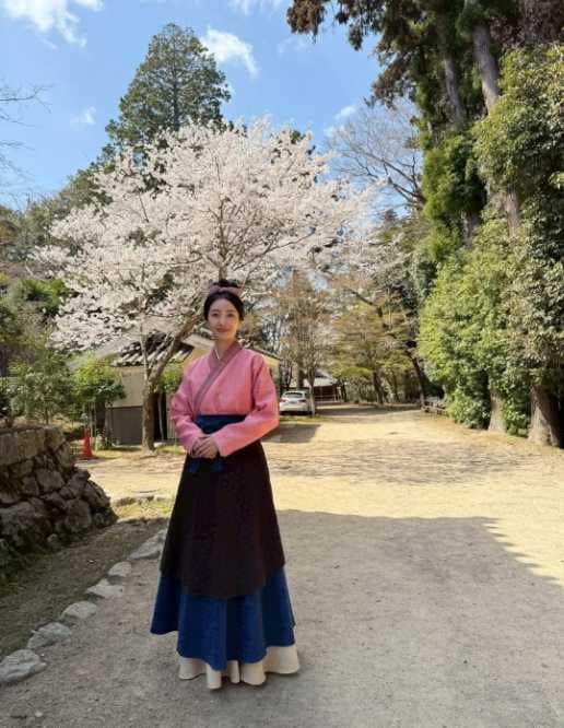 Instagram:波瑠(@06_haru_17)より