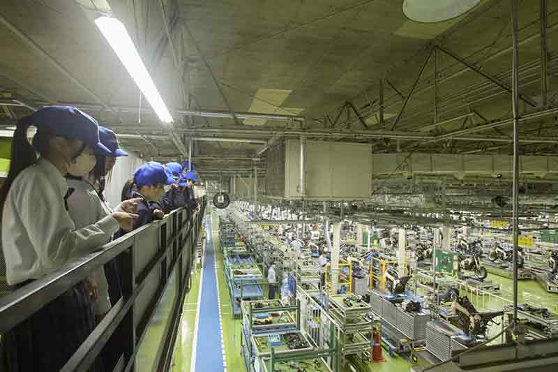 【ヤマハ】見学者3万5,000人超の二輪車組立工場/自動搬送車など新方式で工場の印象が変わる? 記事2