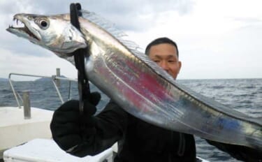 【沖釣り釣果速報】タチウオ便でドラゴン級が続々!タイラバでは60cmマダイも(大分・熊本)