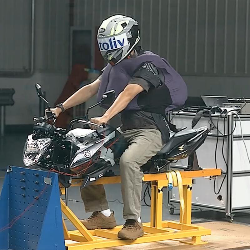 アールエスタイチ、公道走行に特化したオートバイ乗車用エアバッグベスト『T-SABE（ティーセーブ）』を発売