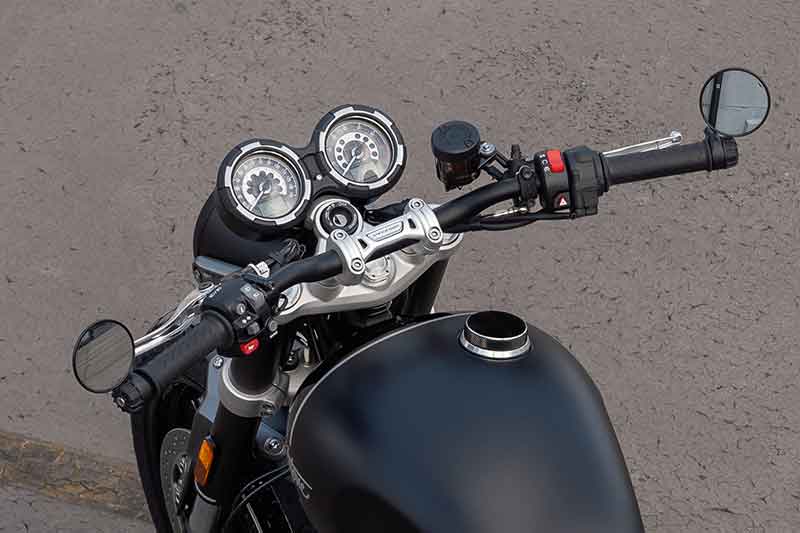 Motone のアルミダイキャスト製メーターカバー PEERLESS に新色「ブラック/ポリッシュ」が登場!(動画あり) 記事3