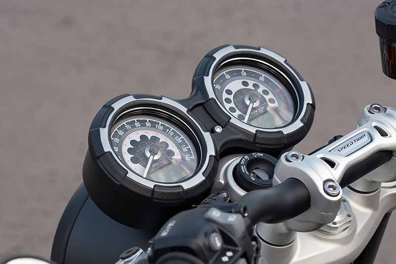 Motone のアルミダイキャスト製メーターカバー PEERLESS に新色「ブラック/ポリッシュ」が登場!(動画あり) 記事5
