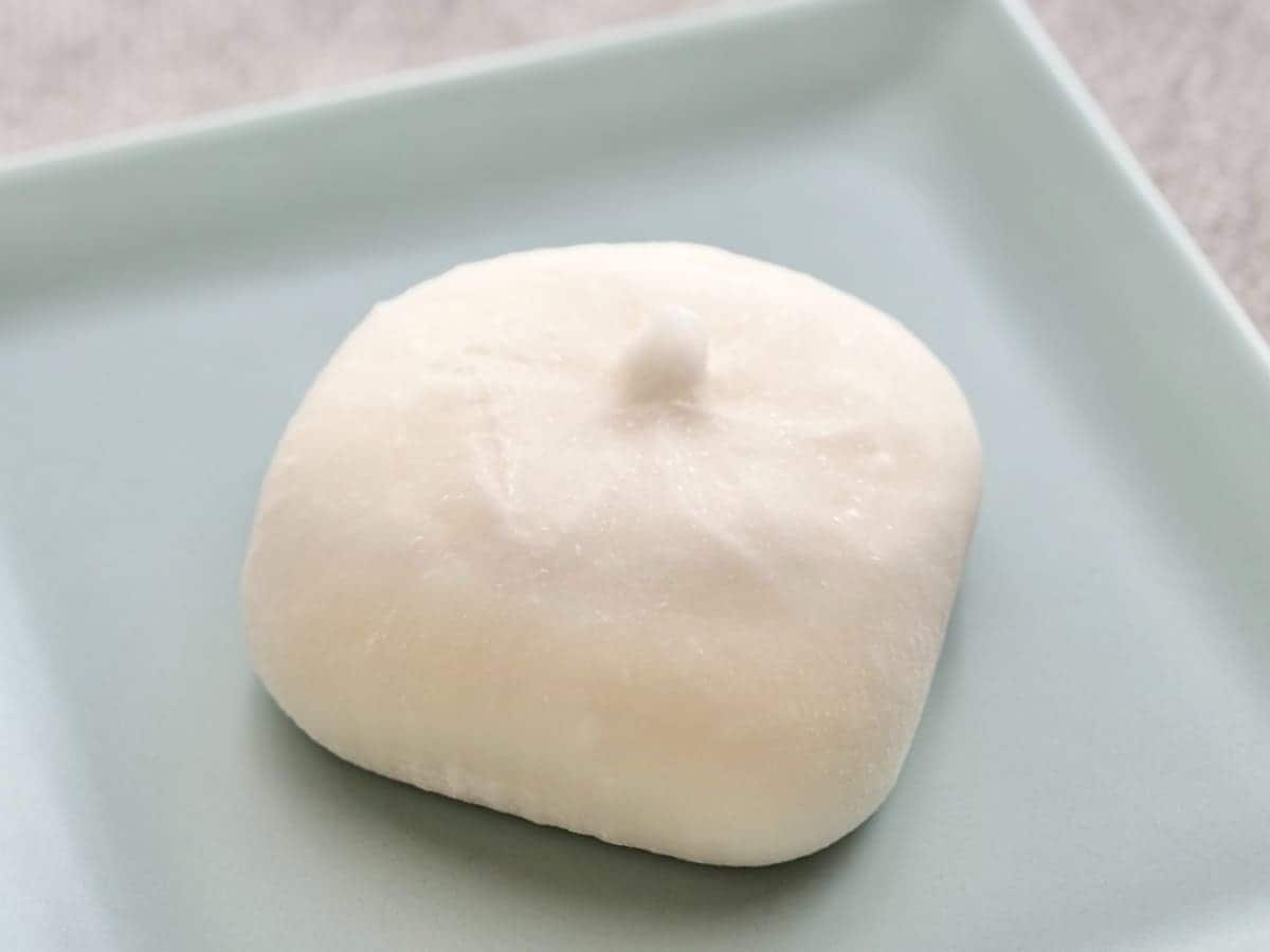 ほろ苦い味×ふわもち食感でリピ確のウマさ！【ファミマ】の新作和スイーツ