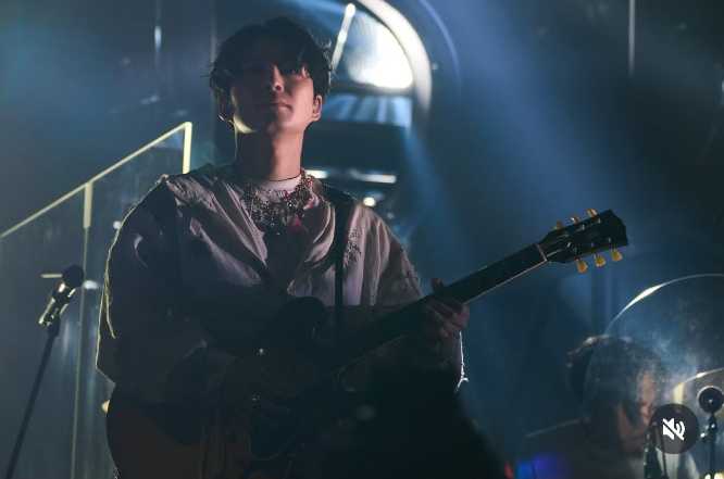 Instagram:星野源(@iamgenhoshino)より