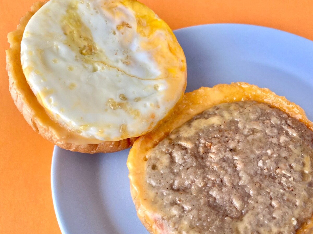 チーズ！チーズ！チーズ！とにかくチーズが凄い！【ファミマ】の月見バーガー