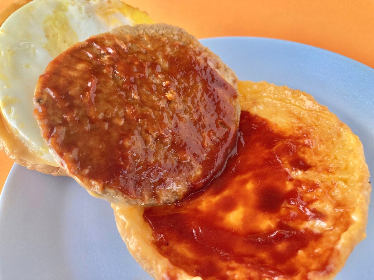 チーズ！チーズ！チーズ！とにかくチーズが凄い！【ファミマ】の月見バーガー