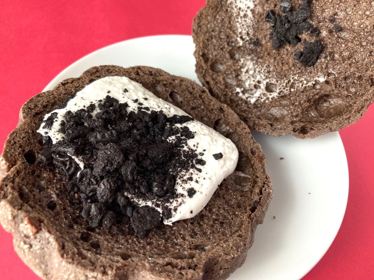 「香ばしくてウマ！」「ホイップが美味しい！」【ローソン】毎日食べたくなる？新作メロンパン