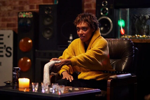 映画『TALK TO ME／トーク・トゥ・ミー』の劇中カット。© 2022 Talk To Me Holdings Pty Ltd, Adelaide Film Festival, Screen Australia