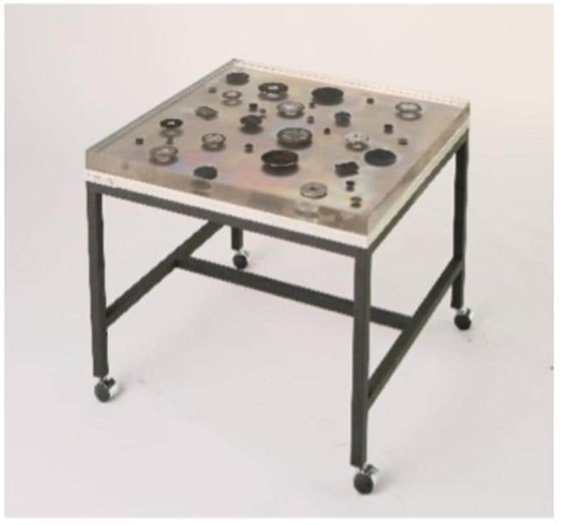 船場とヤマハ発動機がバイク部品を使ったファニチャーを共創