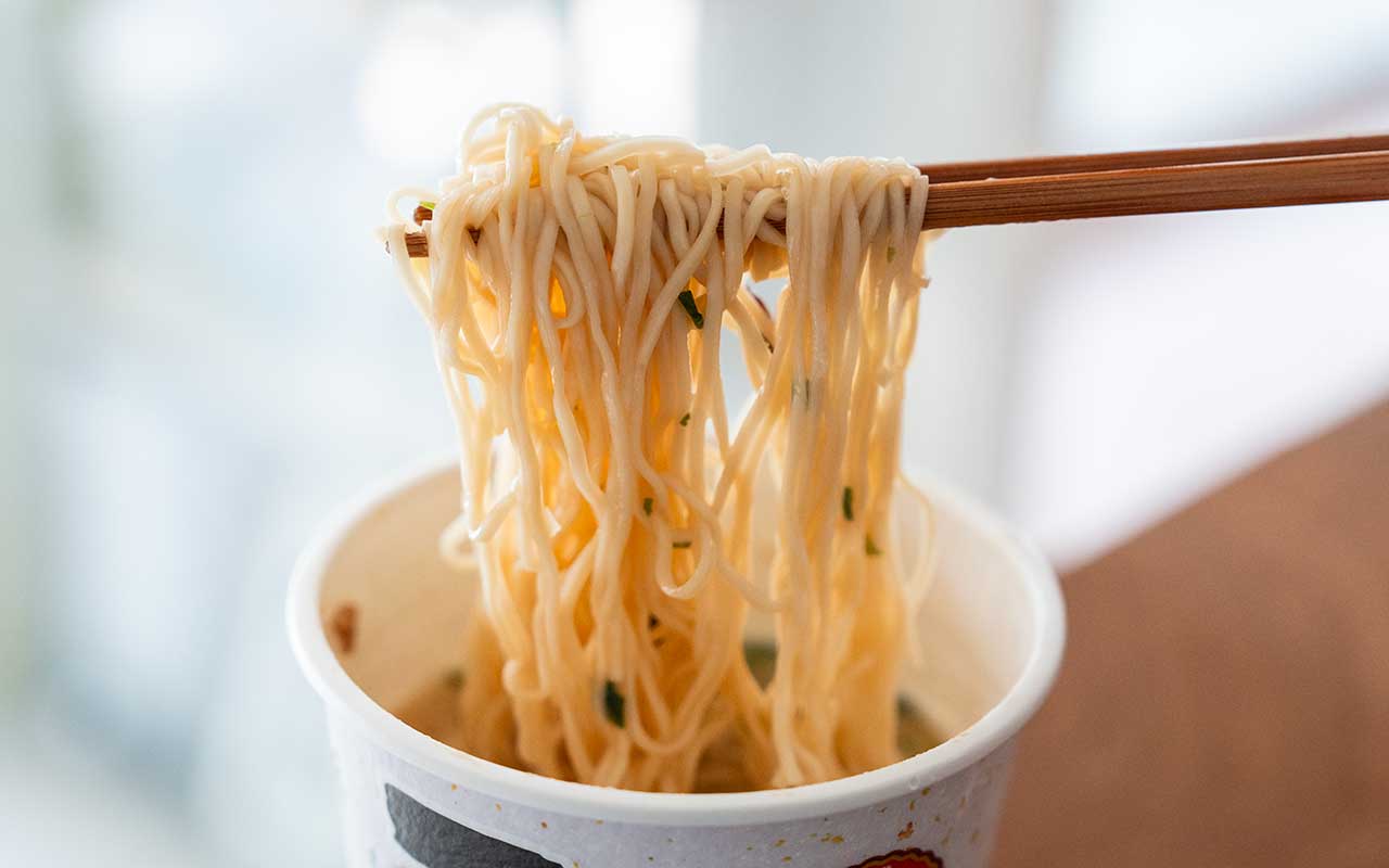 【セブン】人気ラーメン店のNo.1メニューが登場!数量限定だから急げ