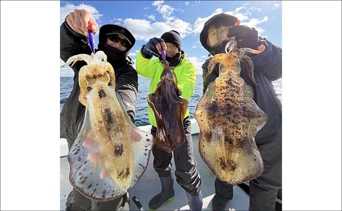 【沖のルアー釣果速報】トンジギで24kg級巨大タネトン浮上！カツオもヒット（三重）