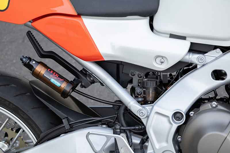 NITRON コラボアイテム! XSR900GP(24-)用「モノショック R3 OVER×NITRON」がオーヴァーレーシングから発売 記事1