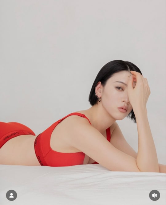 Instagram:三吉彩花(@miyoshi.aa)より