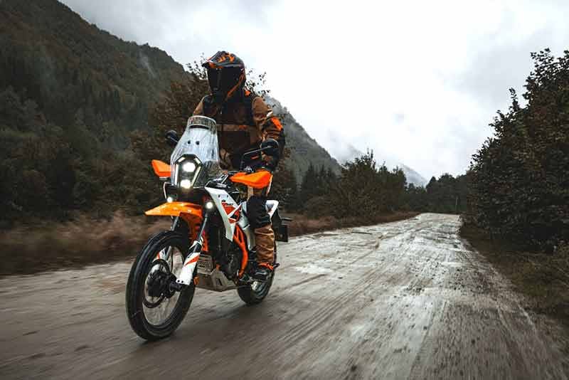 【KTM】免許取得で最大7.7万円の新車サポート！「免許サポートキャンペーン」を1/31より実施 記事1