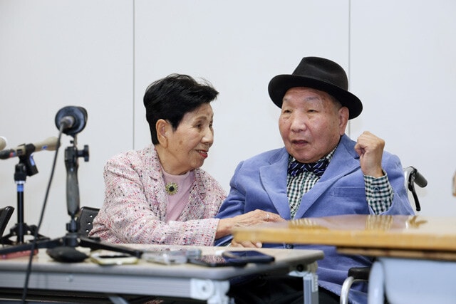 袴田事件 1966年に一家4人が殺害された事件で、袴田 巌さん(右)は死刑判決を受けるも無実を訴え続けた。再審開始決定まで48年を要し、再審では捜査機関による証拠捏造を認定。2024年に無罪が確定。左は姉のひで子さん