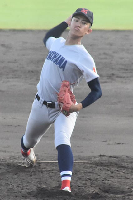 織田翔希（横浜・神奈川）　身長185㎝、体重76㎏のスリムな体つきながら、最速は154キロを誇る