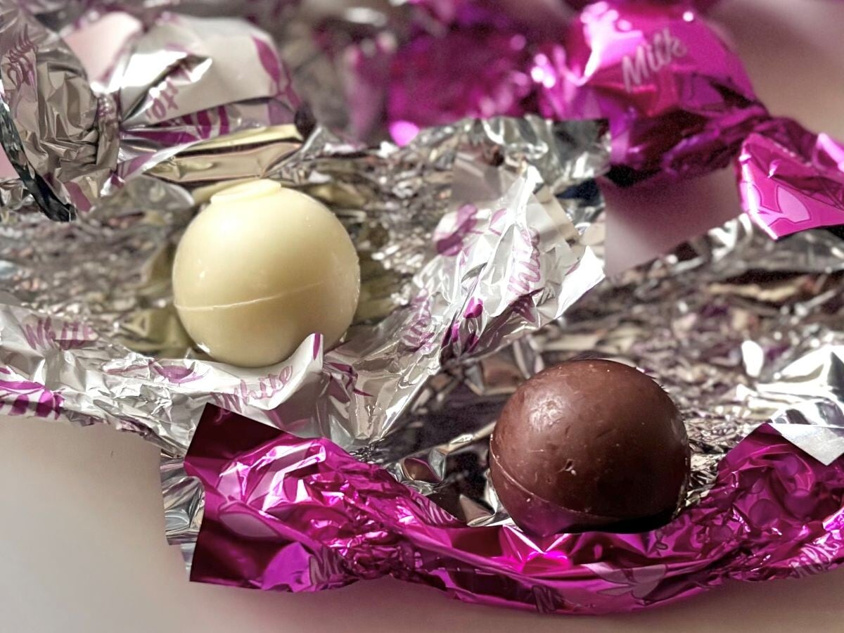 【カルディ】で発見！アサイー×ブルーベリーのご褒美ショコラにキュン♡