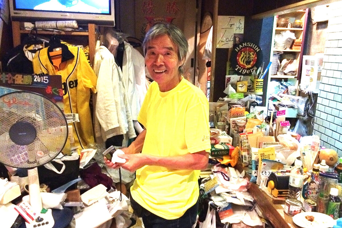2015年9月28日撮影。阪神ファンの聖地「まる虎ぽーろ」マスターこと盛林文男さん