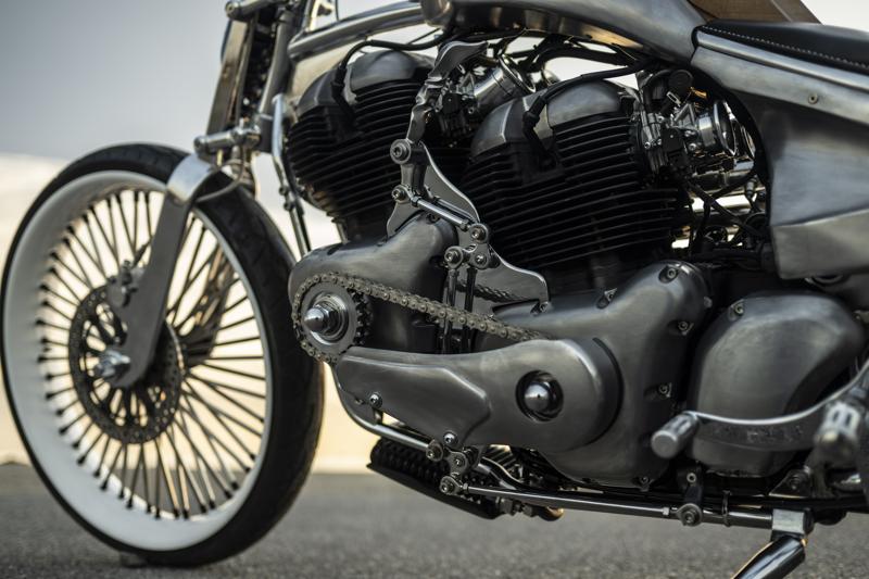 ロイヤルエンフィールド公式カスタムプロジェクトカスタムバイク「VITA」をDeus