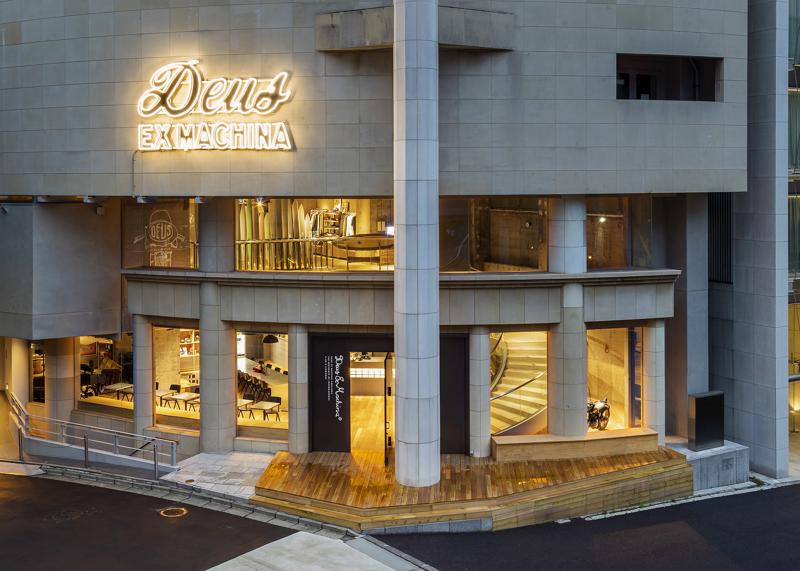 ロイヤルエンフィールド公式カスタムプロジェクトカスタムバイク「VITA」をDeus