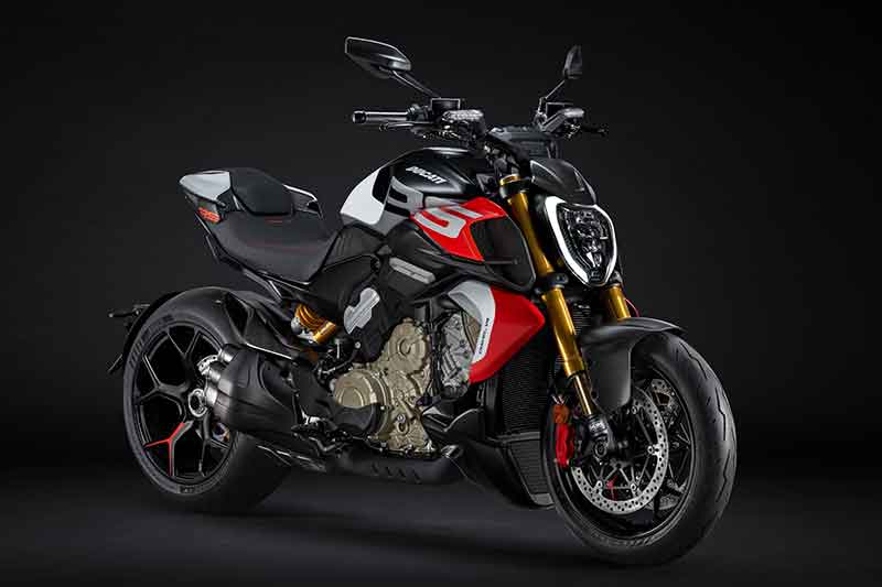【ドゥカティ】新RSシリーズ「ディアベルV4 RS／ムルティストラーダV4 RS」を発表／日本発売は2026年予定 記事4