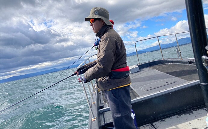 奥伊勢湾のサワラキャスティングゲームで60cm級サゴシ手中　スロージャークに反応