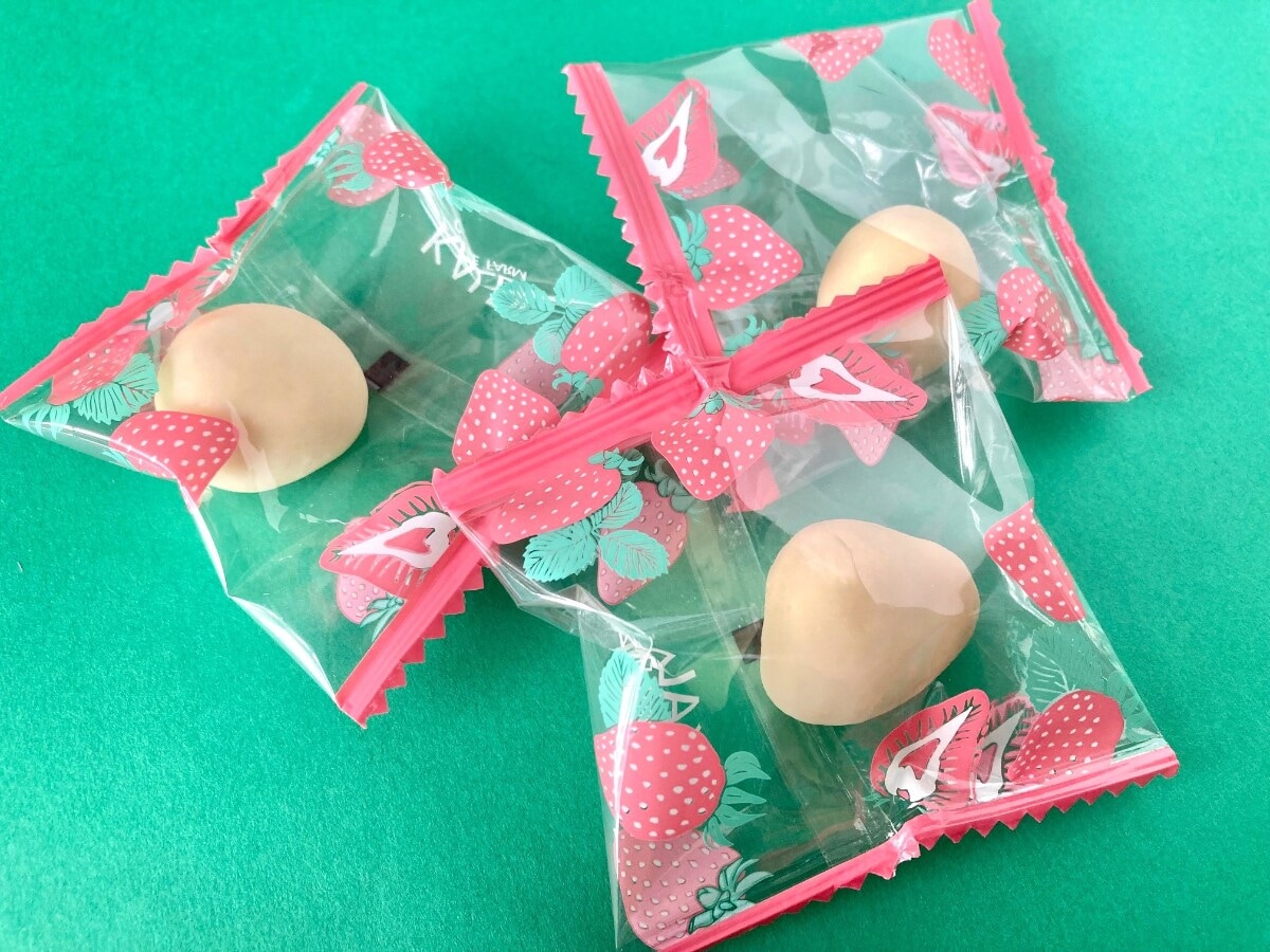 苺の主張が強くて美味しい！【カルディ】甘酸っぱい味わいの苺のコーテッドチョコ