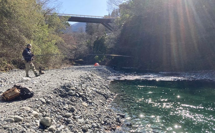 解禁直後の奥多摩で渓流釣りを堪能　エサ釣りでニジマスにヤマメを手中