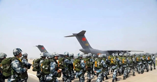 空っぽの下地島空港に中国軍がこの様に満たされた瞬間、長距離精密誘導ミサイルと滑空爆弾で一掃する（写真：Baiduより）