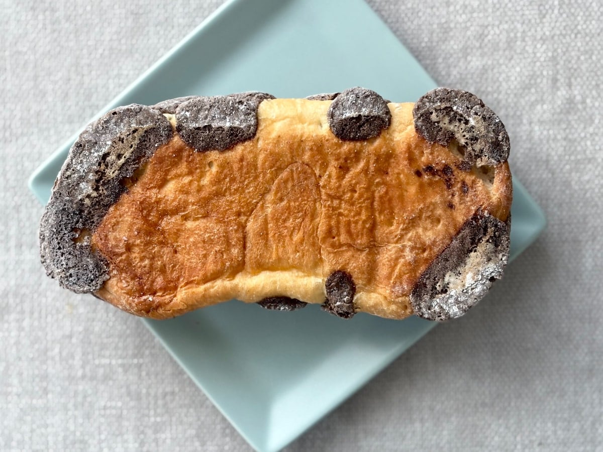 「シャリシャリ」で「ポリポリ」?【ファミマ】食感も楽しいスイーツパン