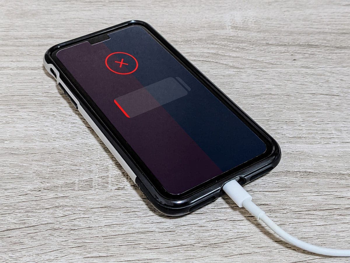 充電しながらのスマホ使用は本当に危険？1