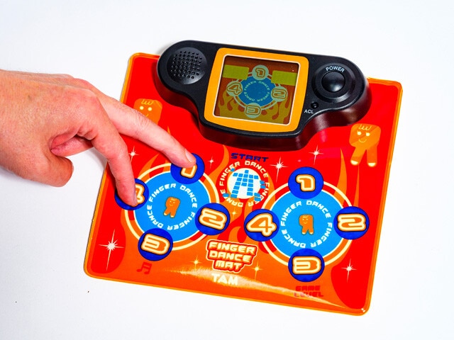 指で操作するフィンガーダンスマット