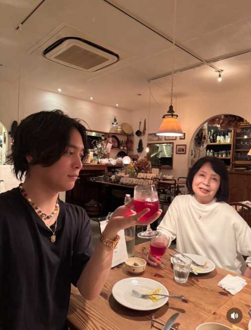 Instagram:優里(@yuuri__music__official)より