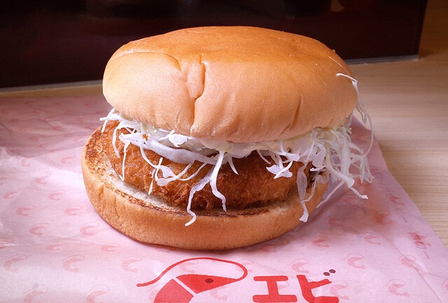 エビバーガー 1977年発売開始の超ロングセラー。ロッテリアの代名詞で看板商品
