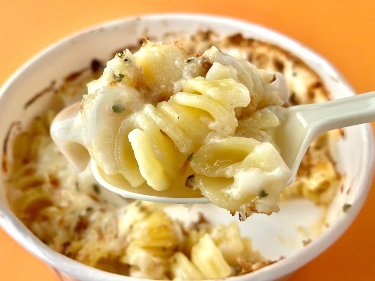 ソースがしっかり絡んで美味しい！！【ファミマ】パスタにも注目してほしい新作グラタン