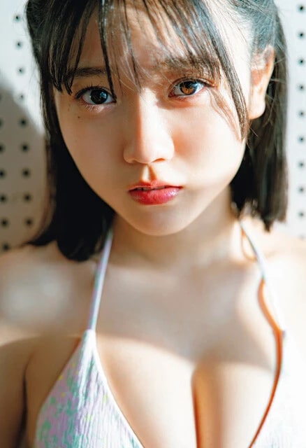 『週刊プレイボーイ』のグラビアに登場した石田悠佳