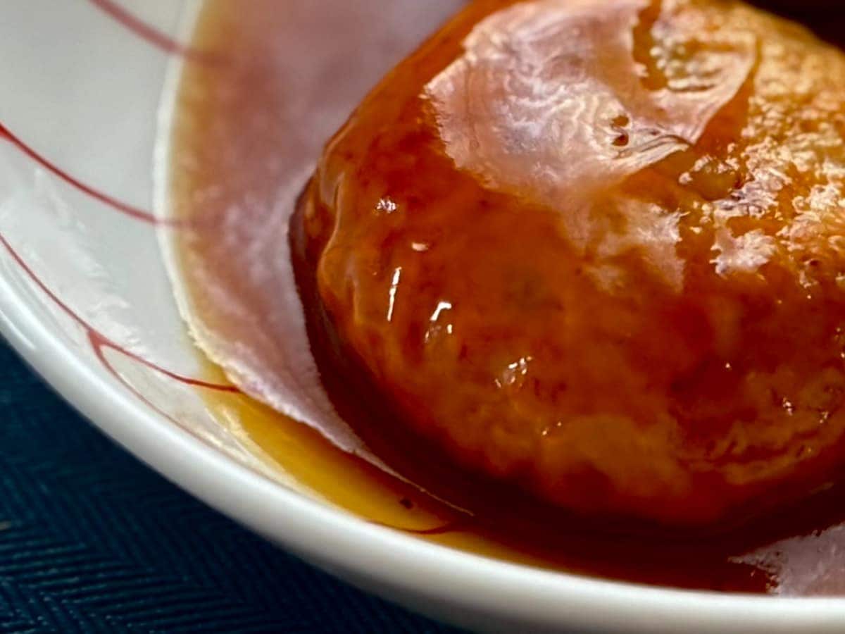 卵黄風ソースがとろ～！【ファミマ】有名シェフ監修の総菜は食感も魅力的