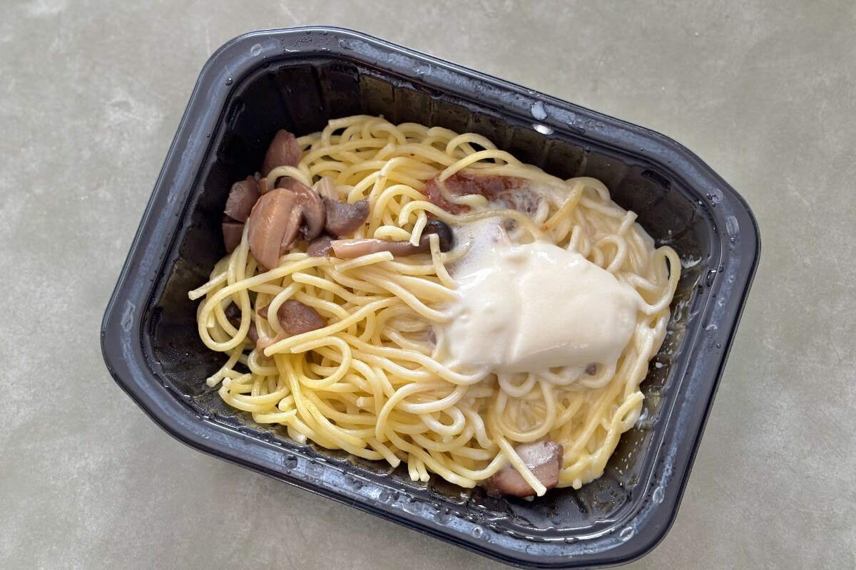 贅沢な味はお店クオリティ！【セブン】きのこ好き要チェックの冷凍パスタ