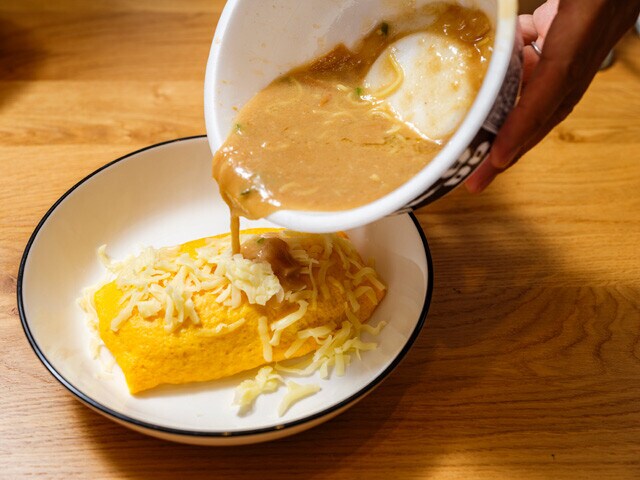 天下一品カップめん（サンヨー食品）＋チーズ＋オムライス